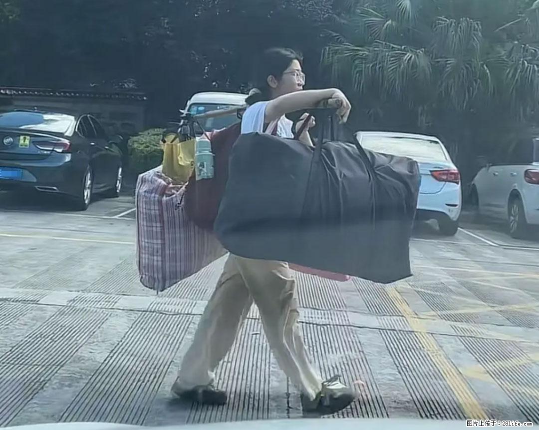 全网追的“扁担女孩”,找了一份暑假工,时薪12元 - 北京生活资讯 - 北京28生活网 bj.28life.com