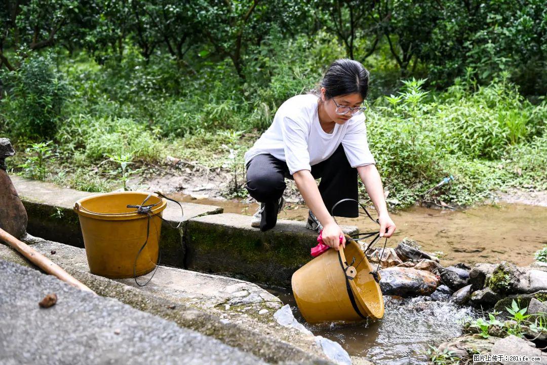 全网追的“扁担女孩”,找了一份暑假工,时薪12元 - 北京生活资讯 - 北京28生活网 bj.28life.com