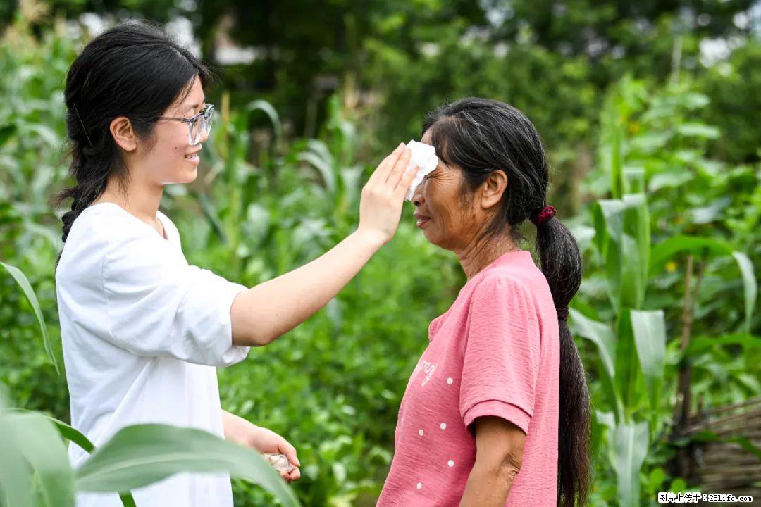 全网追的“扁担女孩”,找了一份暑假工,时薪12元 - 北京生活资讯 - 北京28生活网 bj.28life.com